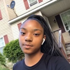 Meet your Posher, Leanya